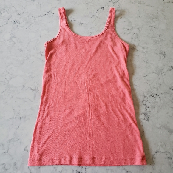2 Old Navy Super Comfy Tank Tops - Picture 3 of 9